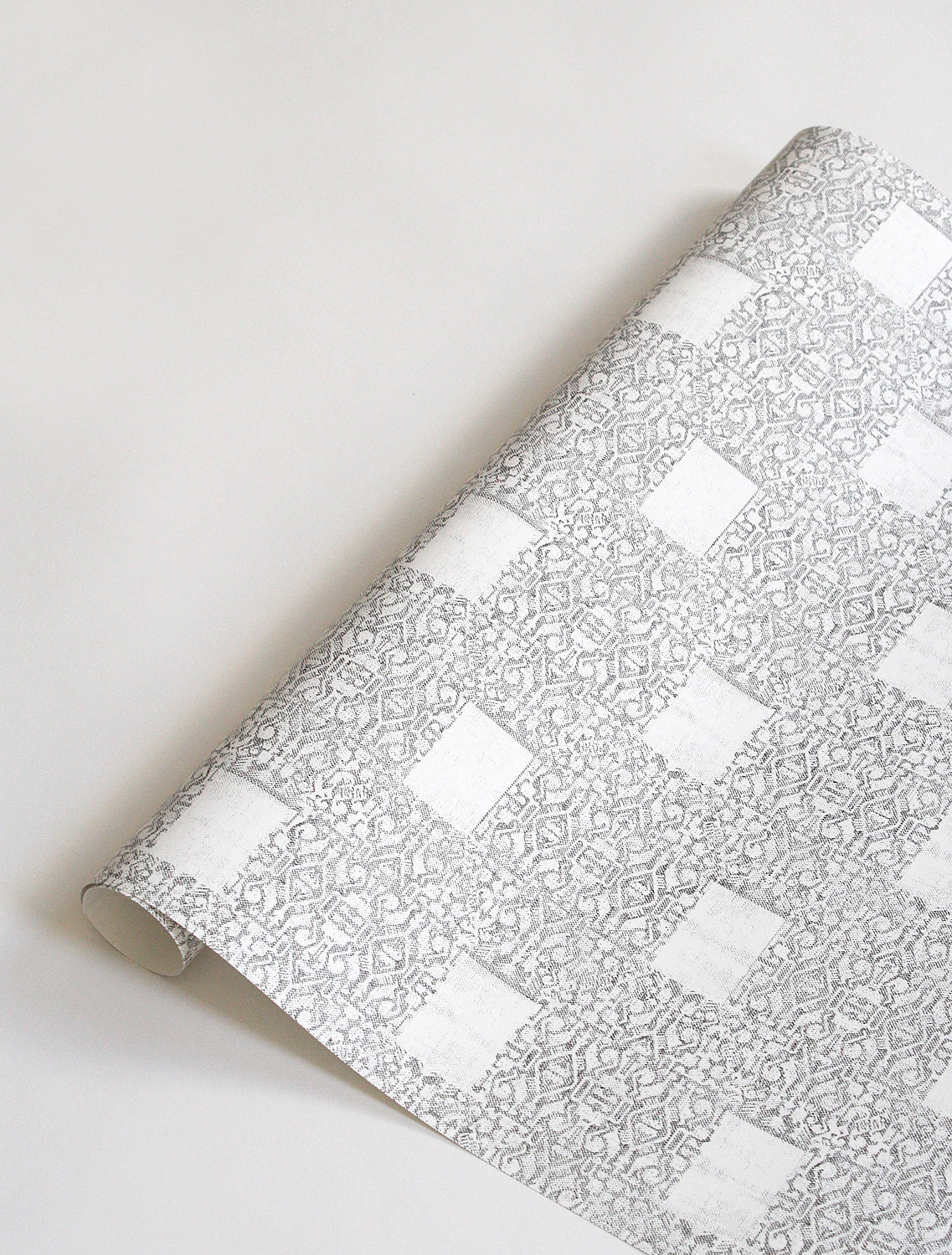 Fenestra Wallpaper / Smoke