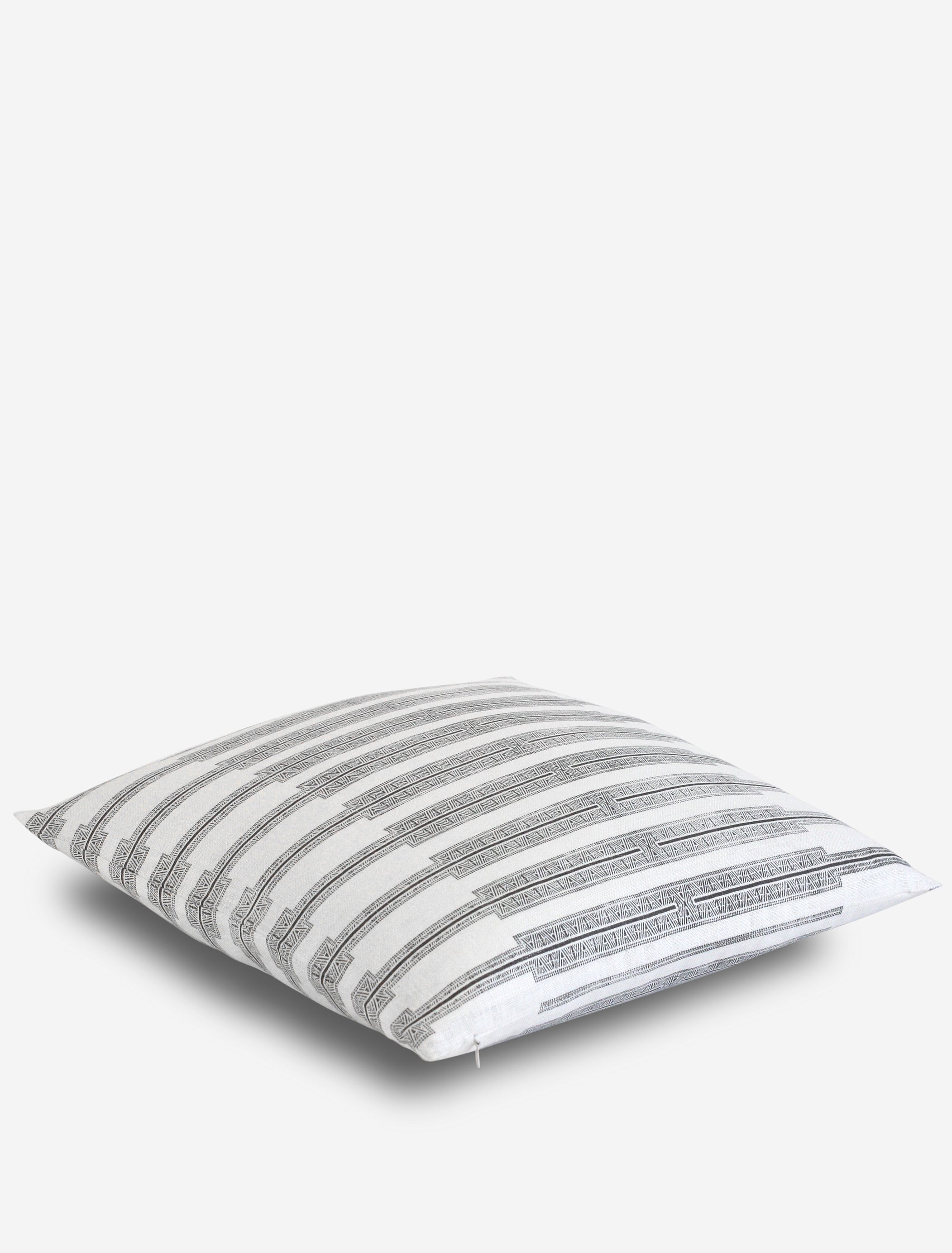 Indro Pillow / Kohl Oyster