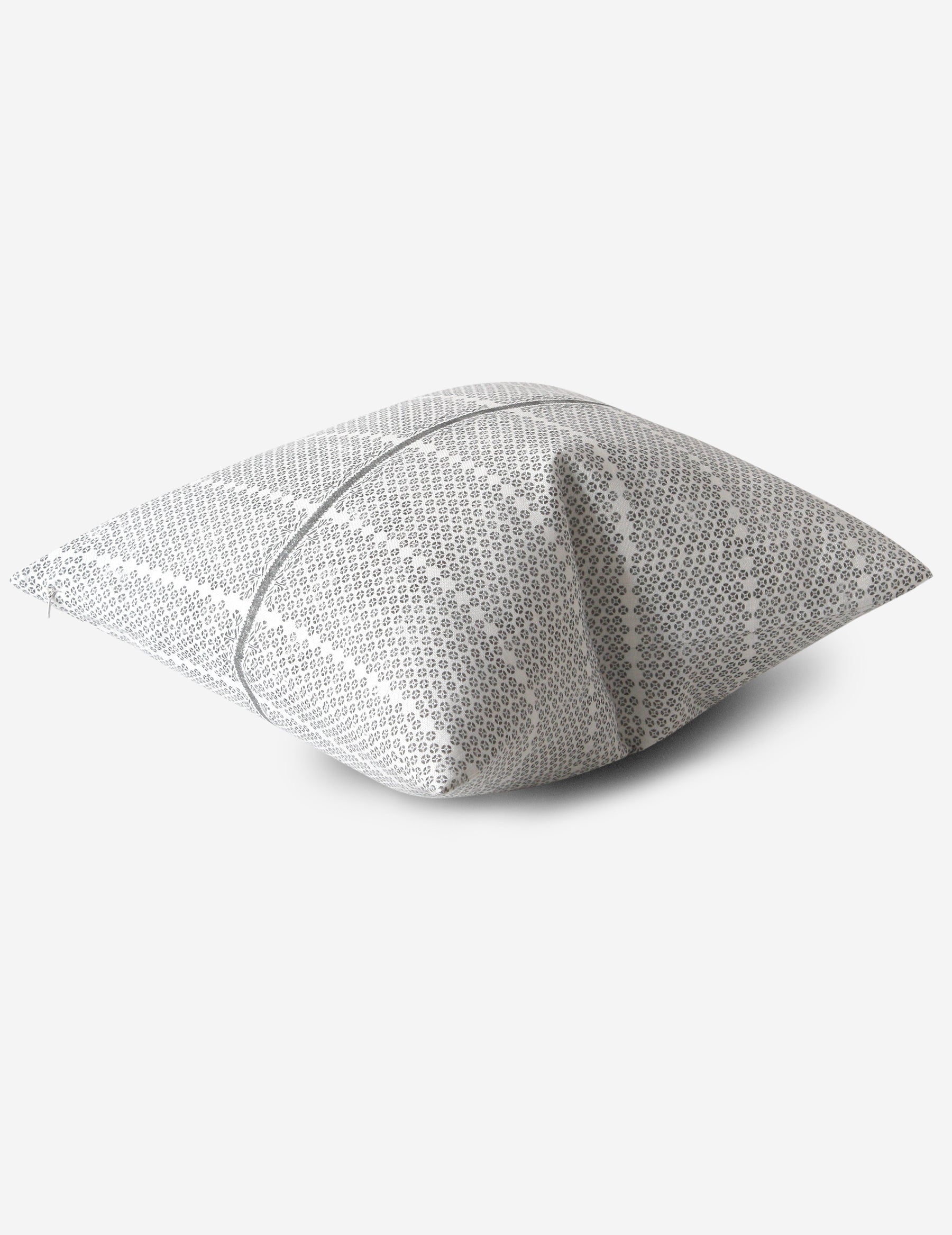 Madu Pillow / Kohl Oyster