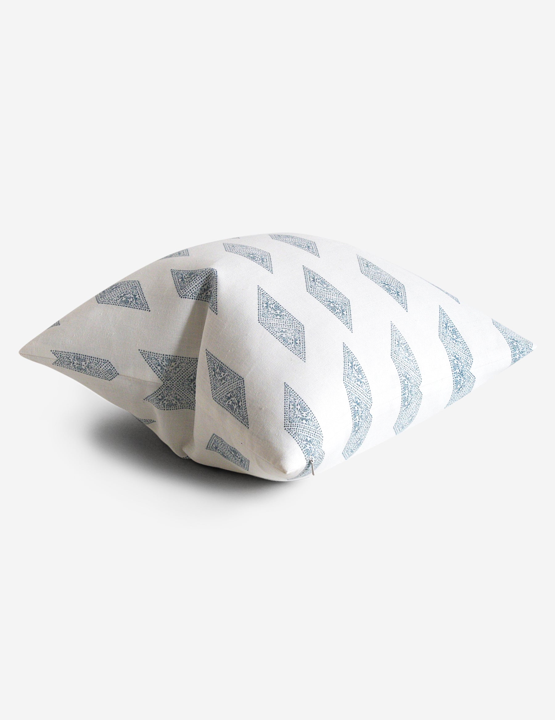 Myriad Pillow / Lake Oyster