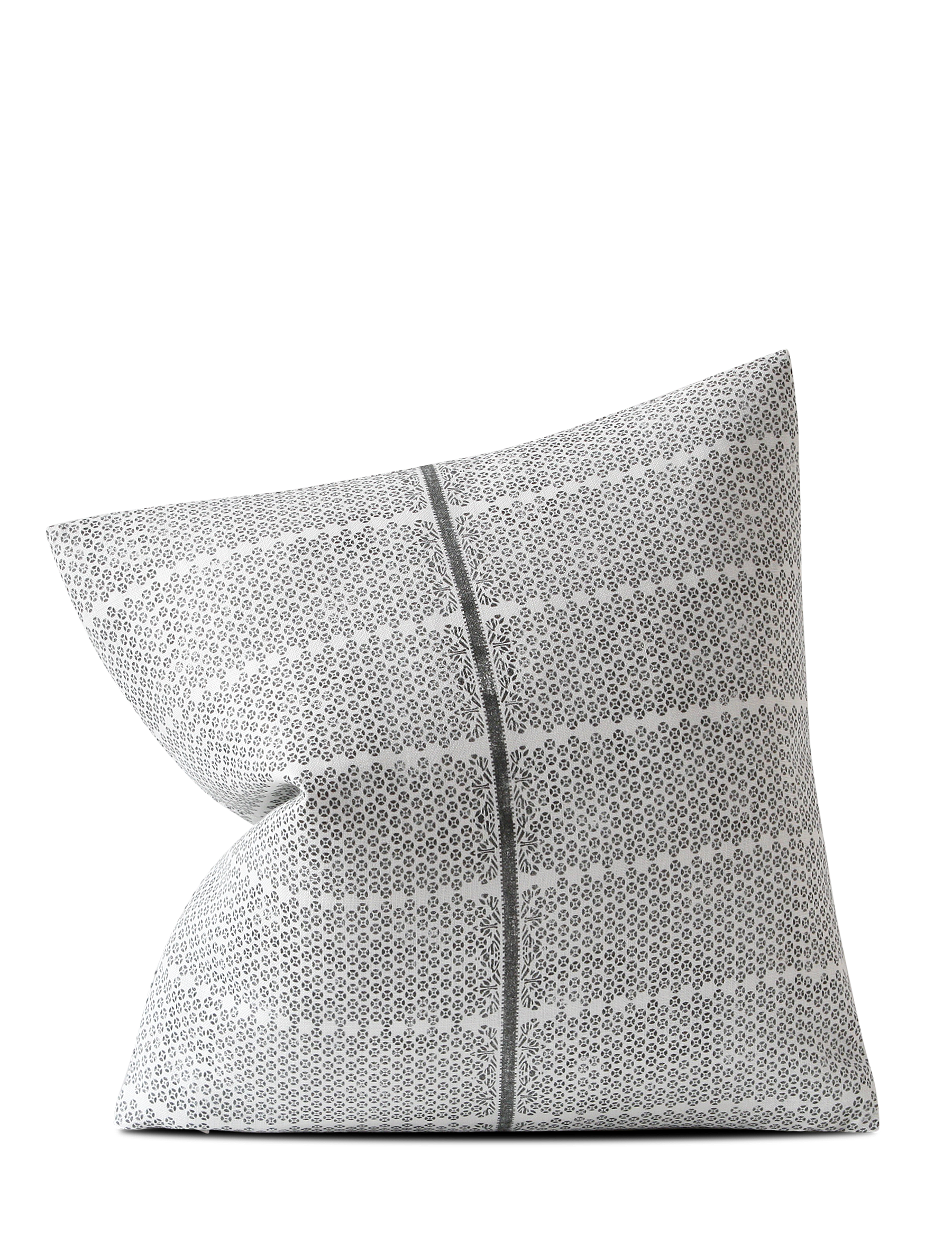 Madu Pillow / Kohl Oyster
