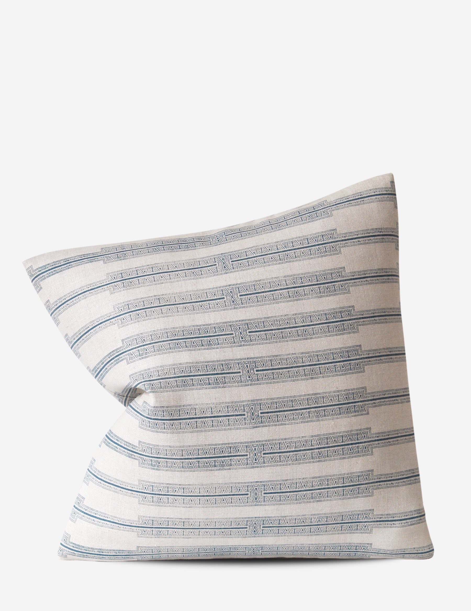 Indro Pillow / Lake Natural