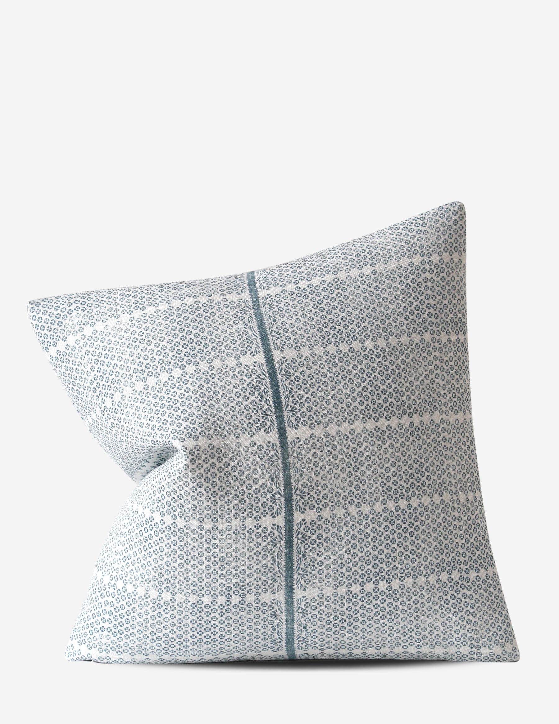 Madu Pillow / Lake Oyster